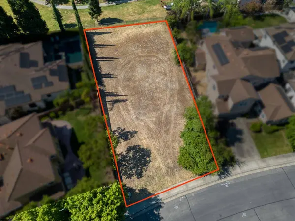 975 Fountain DR, West Sacramento, CA 95605