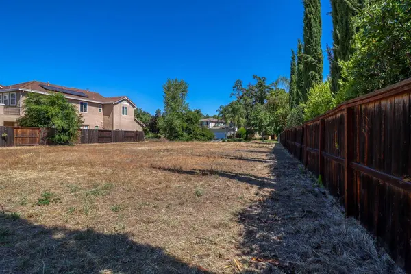 975 Fountain DR, West Sacramento, CA 95605