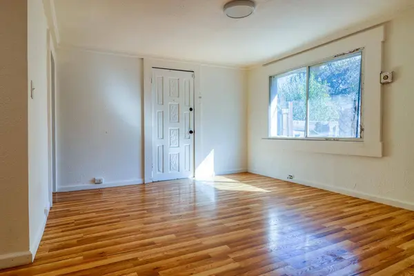 2389 Empress ST, Sacramento, CA 95815
