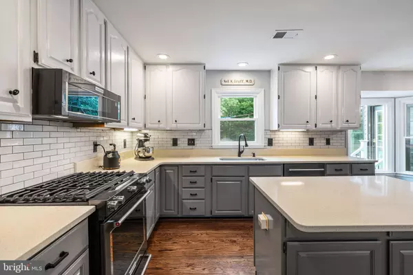 15032 GREENMOUNT DR, Woodbridge, VA 22193