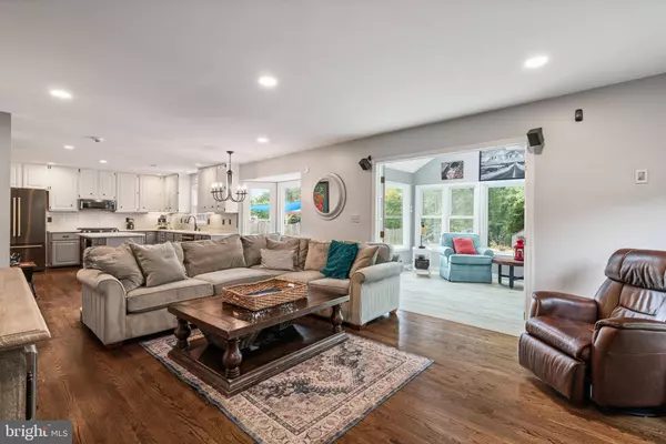 15032 GREENMOUNT DR, Woodbridge, VA 22193