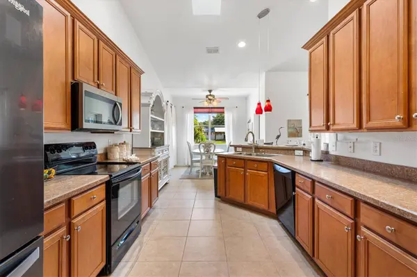 12107 EAGLE POINT CT, Leesburg, FL 34788