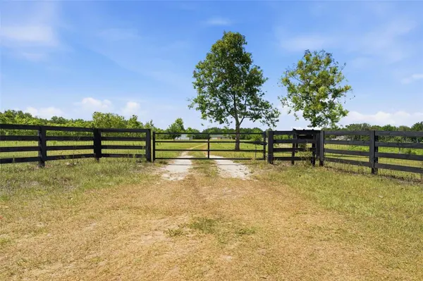 14433 LAKE YALE RD, Umatilla, FL 32784