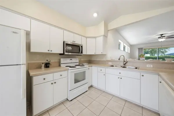27144 STONEY BROOK DR, Leesburg, FL 34748