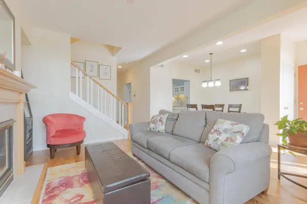 77 Wood Brook Way, Fitchburg, WI 53711