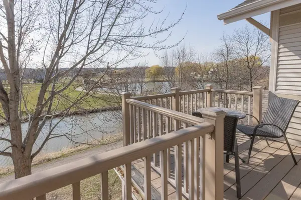 77 Wood Brook Way, Fitchburg, WI 53711