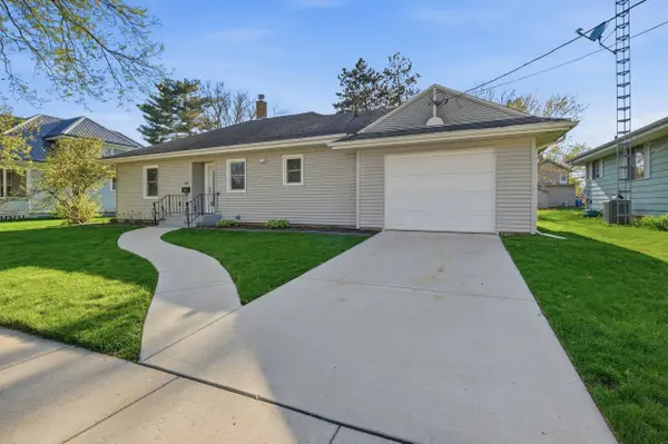 803 E 4th Avenue, Brodhead, WI 53520
