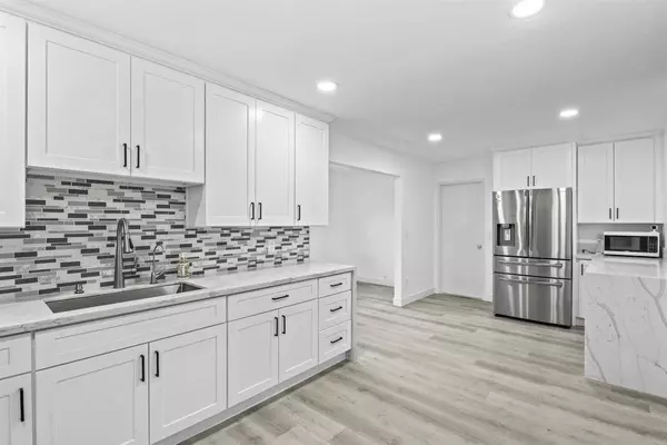 211 Bearing LN, El Cajon, CA 92019