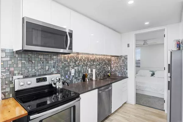 725 Redondo CT #27, San Diego, CA 92109