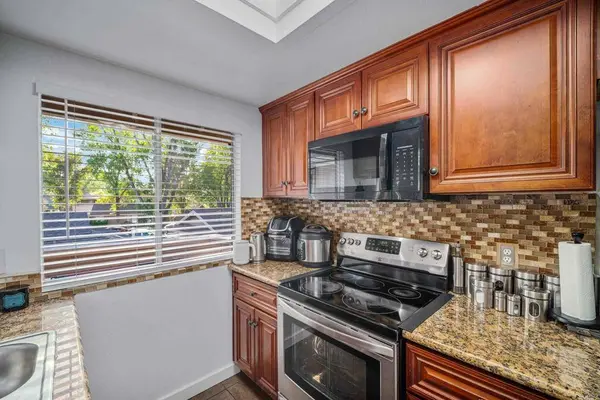 963 Amistad PL #D, El Cajon, CA 92019