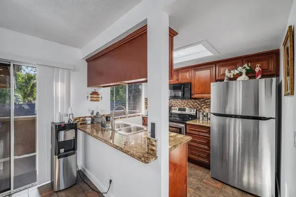 963 Amistad PL #D, El Cajon, CA 92019