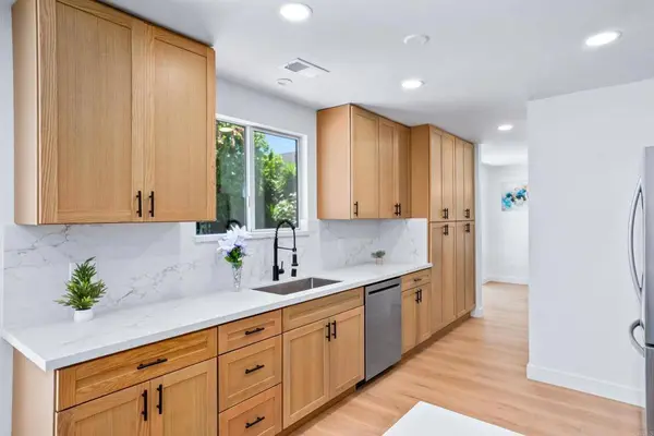 7043 Bobhird DR, San Diego, CA 92119