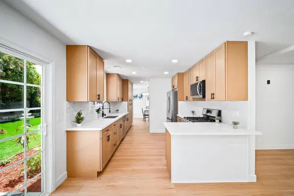 7043 Bobhird DR, San Diego, CA 92119