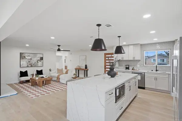 3296 Via Bartolo, San Diego, CA 92111