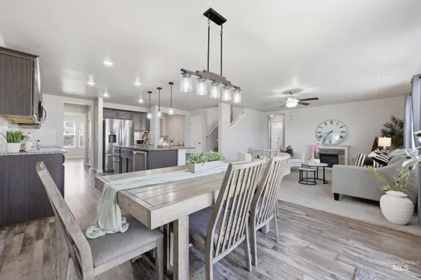 3842 E Holly Ridge Dr, Nampa, ID 83686