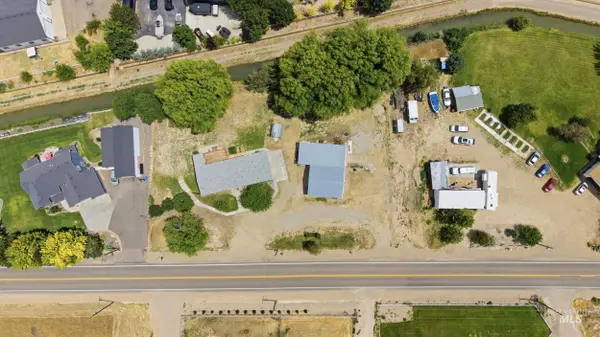 7422 Track Rd, Nampa, ID 83686