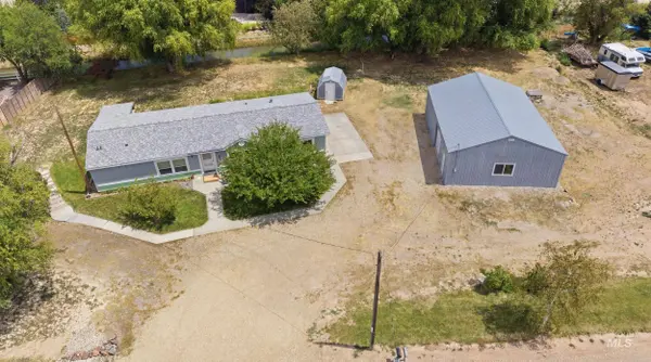 7422 Track Rd, Nampa, ID 83686