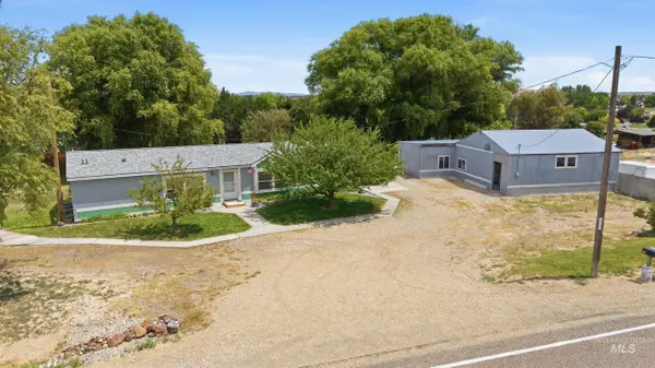 7422 Track Rd, Nampa, ID 83686