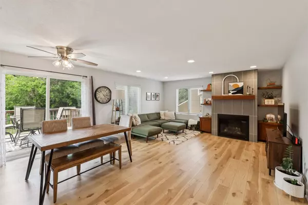 8113 Hammontree Circle, Urbandale, IA 50322