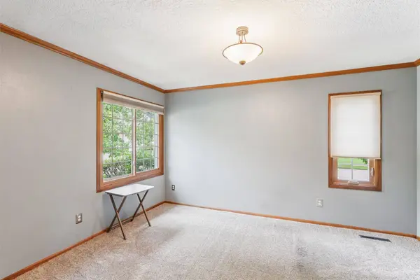 5517 Kensington Circle, Johnston, IA 50131