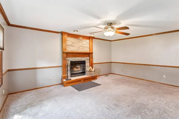 5517 Kensington Circle, Johnston, IA 50131