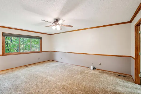 5517 Kensington Circle, Johnston, IA 50131