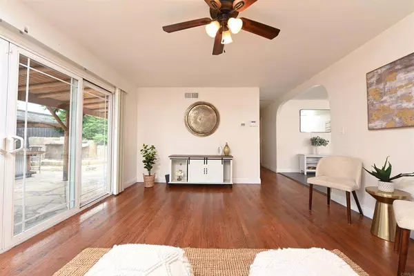 327 Alderson ST, El Cajon, CA 92019