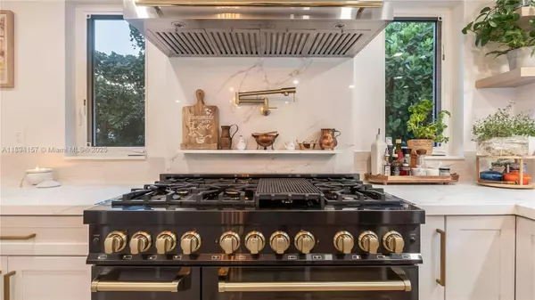 Biscayne Park, FL 33161