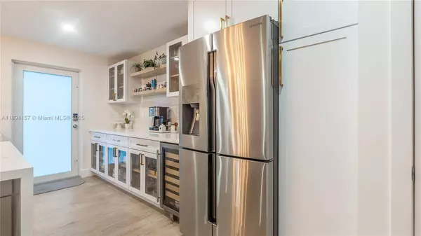 Biscayne Park, FL 33161