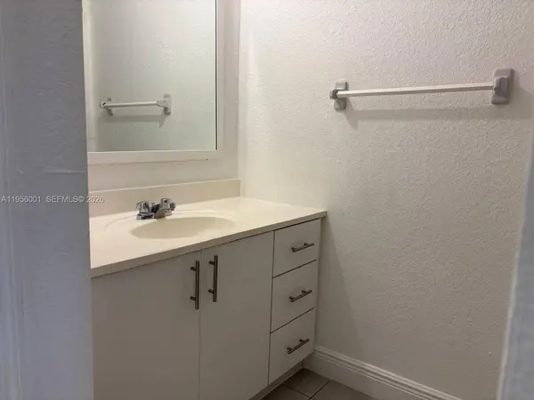 2916 NW 51st St, Miami, FL 33142