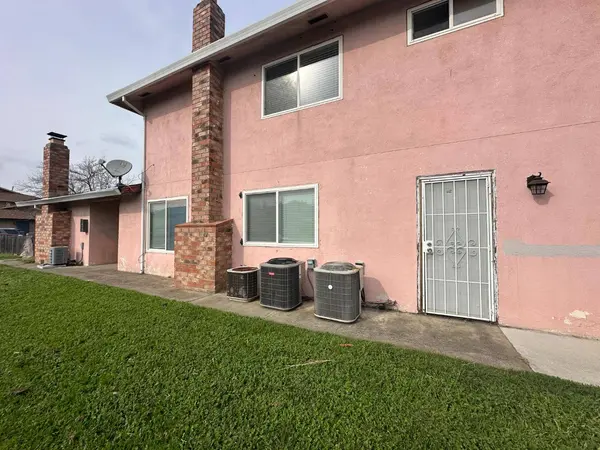 67 Nedra CT, Sacramento, CA 95822