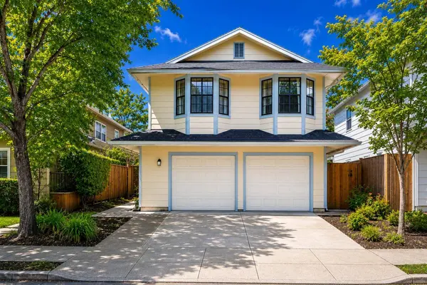 1805 V ST, Sacramento, CA 95818