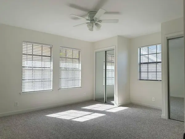 1805 V ST, Sacramento, CA 95818