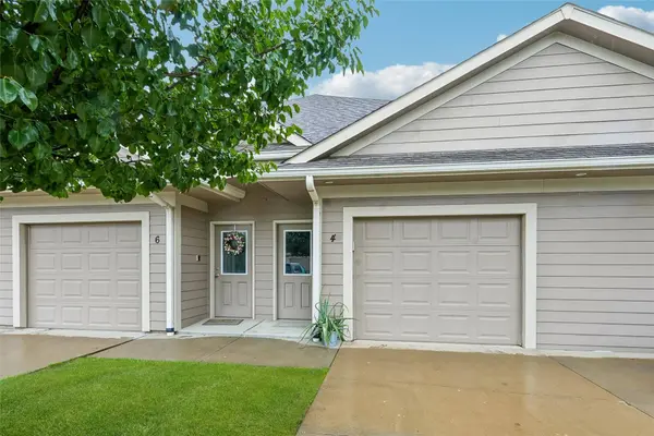 2702 NE Oak Drive #4