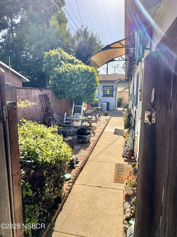 422 E Hermosa Street, Santa Maria, CA 93454