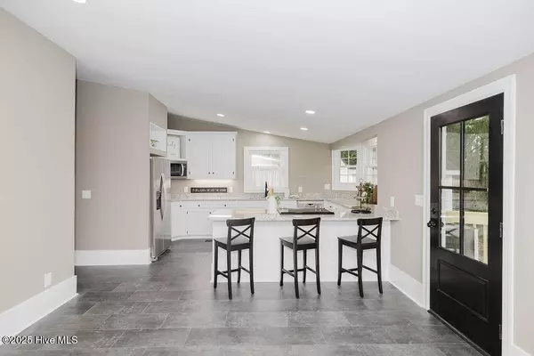 103 N Mckay AVE, Dunn, NC 28334