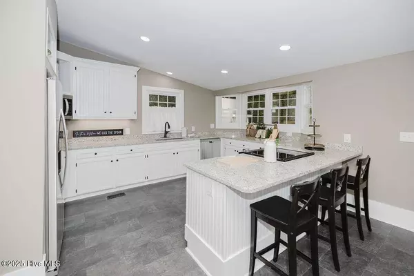 103 N Mckay AVE, Dunn, NC 28334