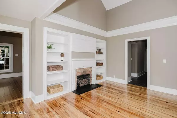 103 N Mckay AVE, Dunn, NC 28334