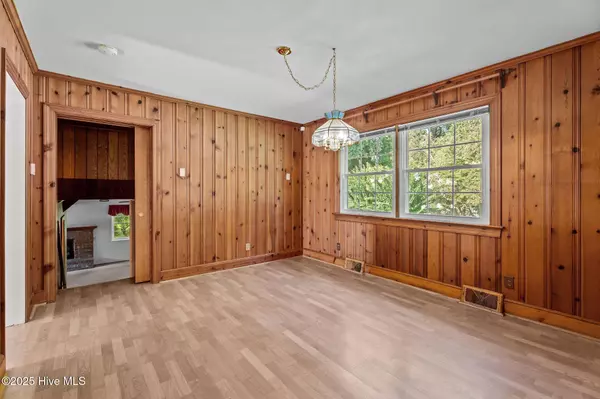 1911 Salem Church RD, Goldsboro, NC 27430