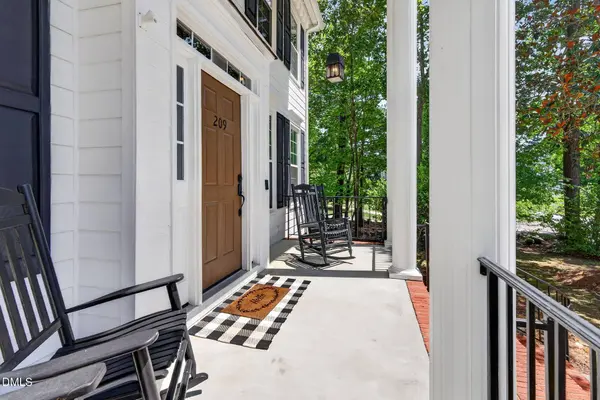 209 Wild Holly LN, Holly Springs, NC 27540