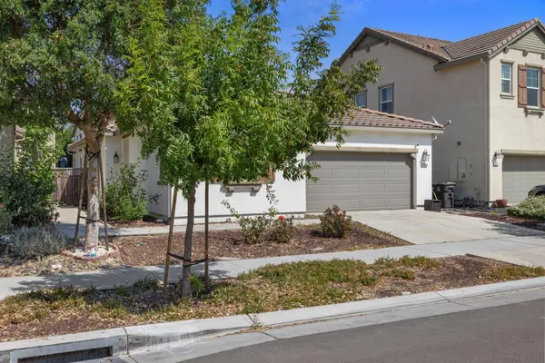 2389 Middlebury DR, Lathrop, CA 95330