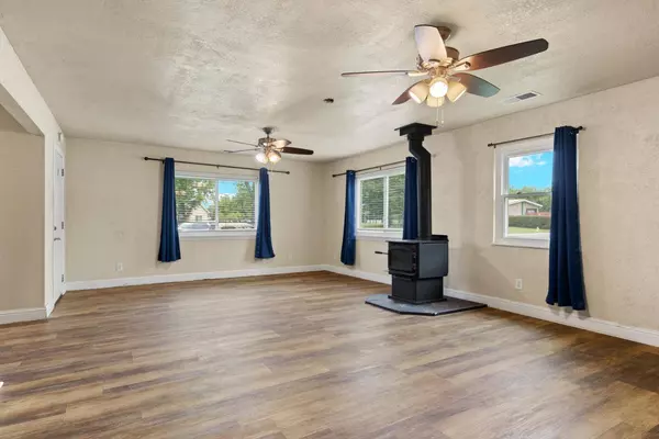 381 C ST, Biggs, CA 95917