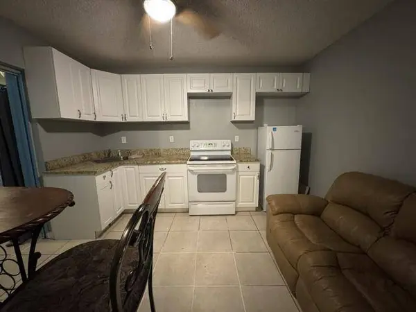 1800 PINEHURST DR #1, West Palm Beach, FL 33407