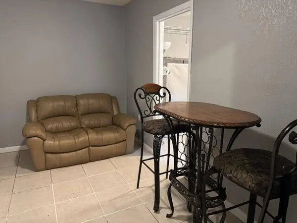 1800 PINEHURST DR #1, West Palm Beach, FL 33407