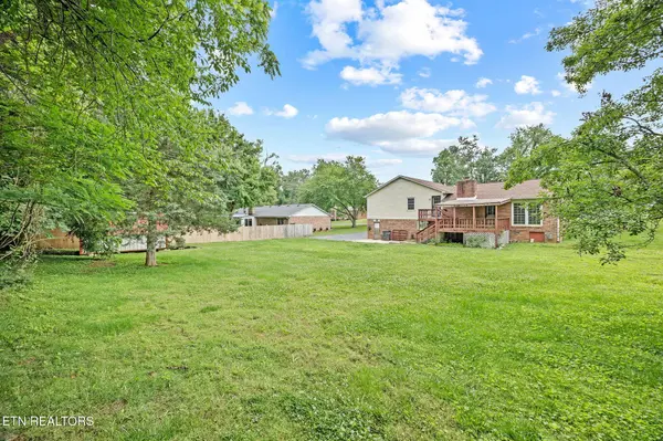 1036 Hawthorn Dr DR, Cookeville, TN 38501