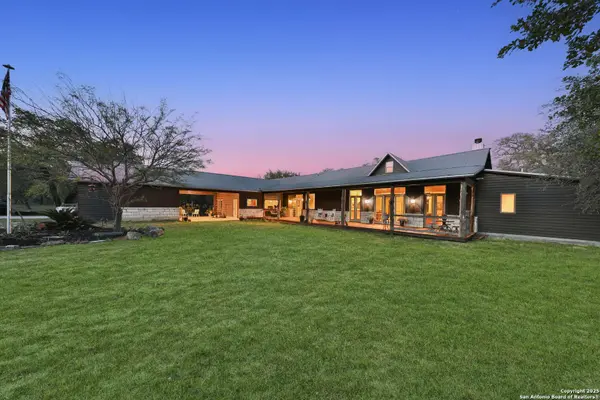 1523 Meadow Glen, Adkins, TX 78101