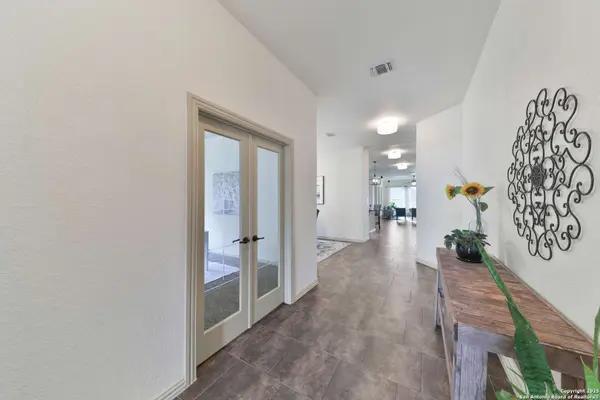 10811 Newcroft, Helotes, TX 78023