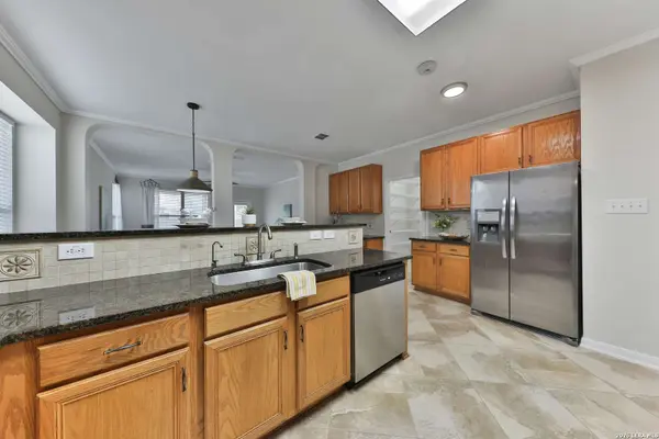 8406 Feather Trl, Helotes, TX 78023
