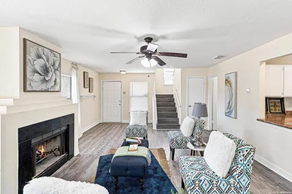 6883 CANARY MEADOW DR, Converse, TX 78109
