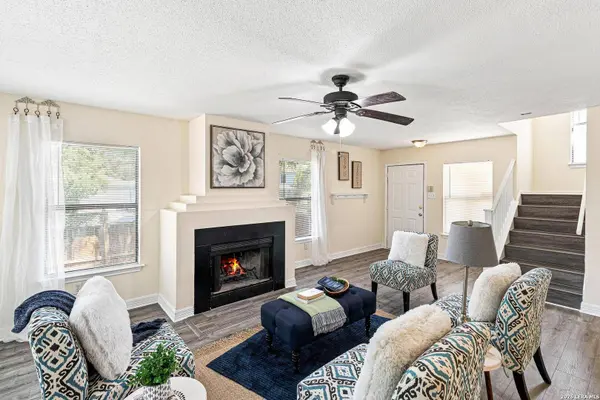 6883 CANARY MEADOW DR, Converse, TX 78109